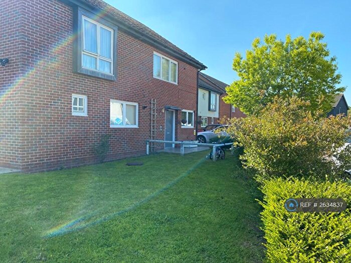 3 Bedroom Semi-Detached House To Rent In Nursery Grove, Gravesend, DA11