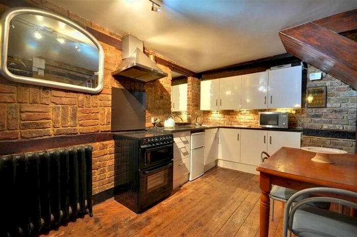 1 Bedroom Lodge To Rent In Hillside Road, Northwood, HA5