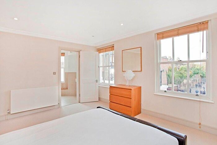 2 Bedroom Flat To Rent In Charlwood Rd, West Putney, SW15