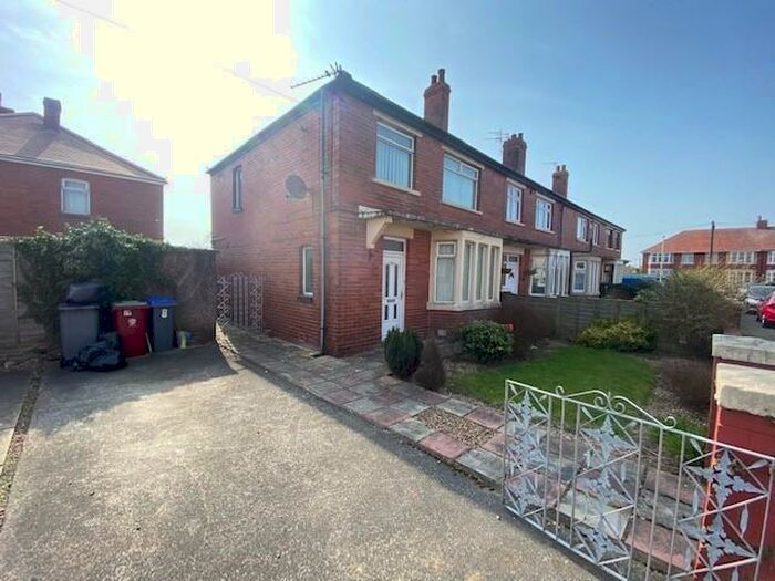 3 Bedroom House To Rent In Broadfield Avenue, South Shore, FY4