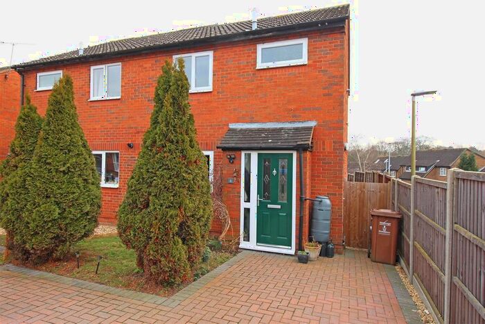 2 Bedroom Semi-Detached House To Rent In Sheepcroft Hill, Stevenage, SG2