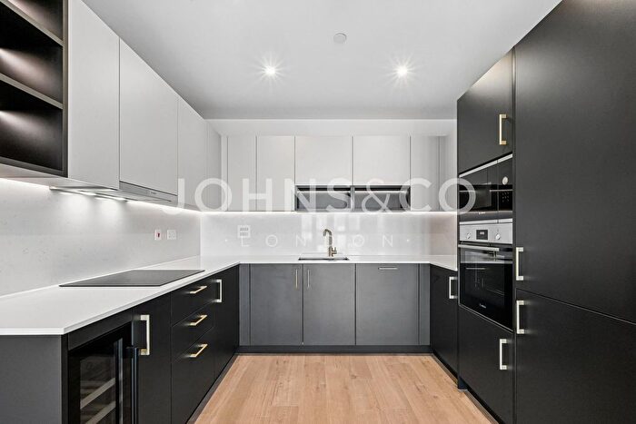 2 Bedroom Flat To Rent In Redwood Tower, Twelve Trees Park, London, E15