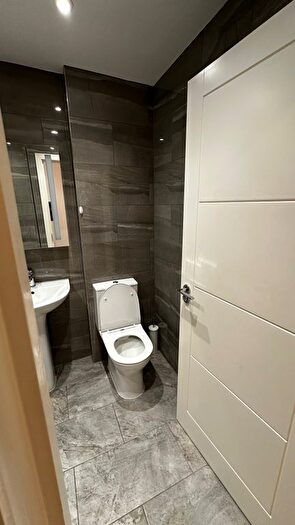 1 Bedroom Flat To Rent In High Street, Hounslow, TW3