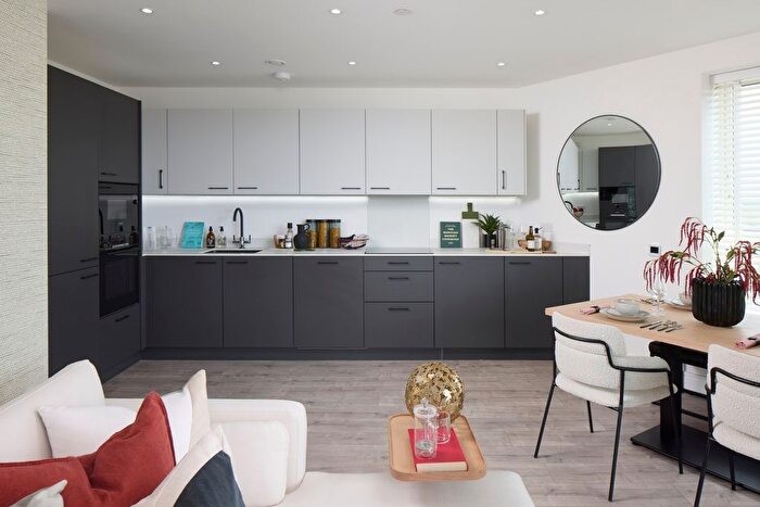 2 Bedroom Flat For Sale In Silver Road, Lewisham, SE13