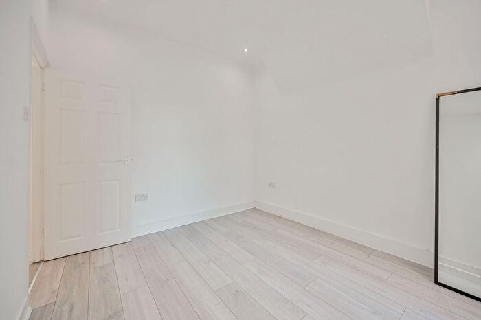 1 Bedroom Flat To Rent In Claude Road, Leyton Vilage, Leyton, London, E10