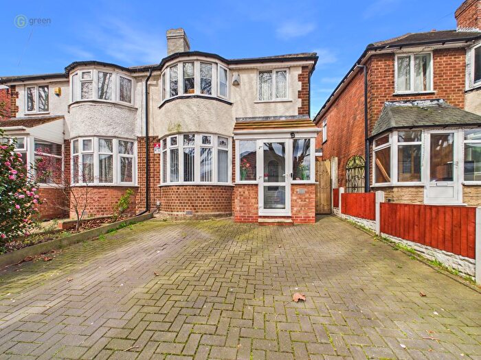 3 Bedroom Semi Detached House For Sale In Dunvegan Road, Erdington, B24