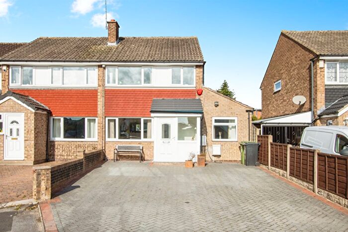 4 Bedroom Semi-detached House For Sale In The Green, Garforth, Leeds, LS25