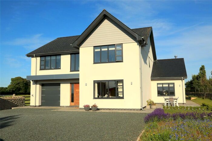 4 Bedroom Detached House For Sale In Capel Coch, Llangefni, Anglesey, Sir Ynys Mon, LL77