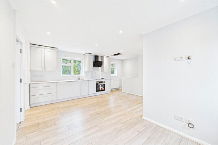 2 Bedroom Maisonette To Rent In Froxfield Down, Bracknell, Berkshire, RG12