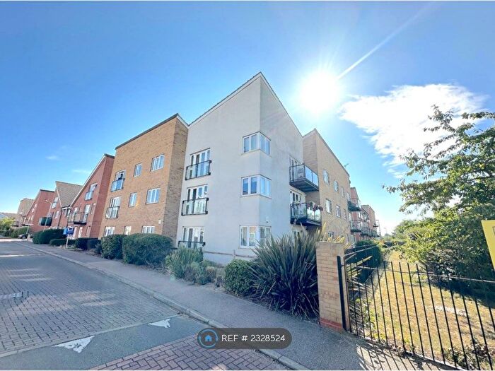 2 Bedroom Flat To Rent In Military Close, Shoeburyness, Southend-On-Sea, SS3