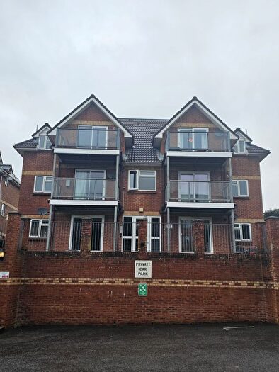 2 Bedroom Flat To Rent In Poole, BH14