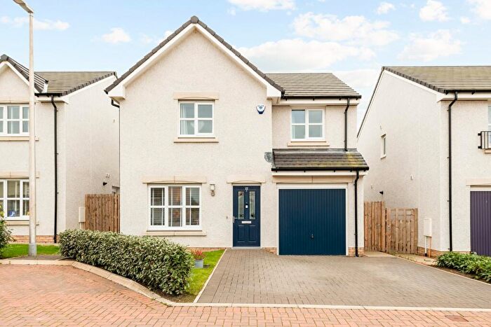4 Bedroom Detached House For Sale In Bissett Square, Calderwood, East Calder, EH53