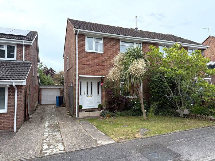 3 Bedroom Semi-Detached House For Sale In Beckhampton Road, Poole, BH15