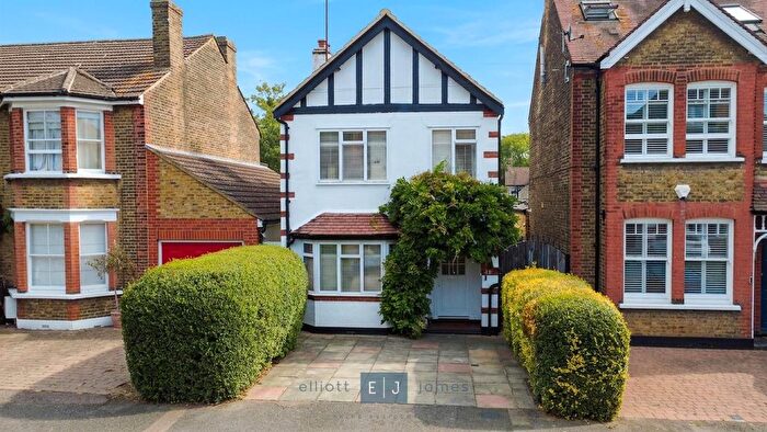 3 Bedroom Detached House To Rent In Lower Park Road, Loughton, IG10