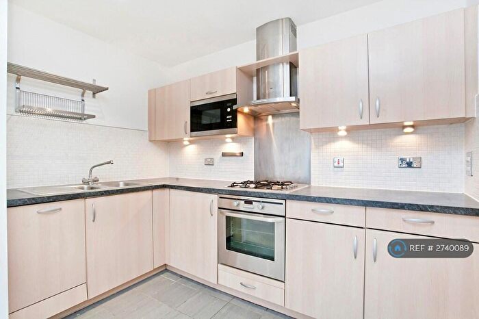 2 Bedroom Flat To Rent In Tideslea Path, London, SE28