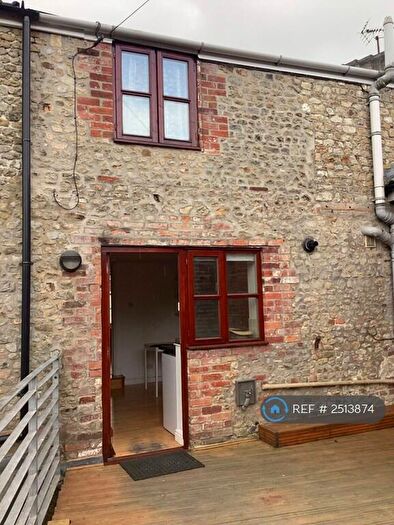 2 Bedroom Maisonette To Rent In George Street, Warminster, BA12