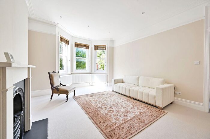 3 Bedroom Flat To Rent In Castellain Road, Maida Vale, London, W9