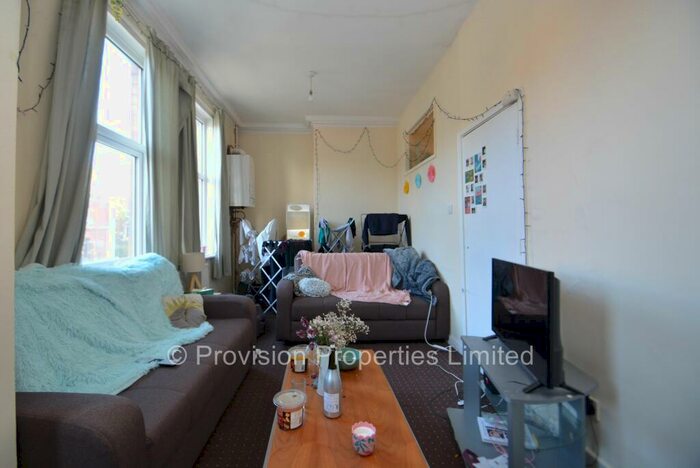 6 Bedroom Terraced House To Rent In Regent Park Avenue, Hyde Leeds, LS6