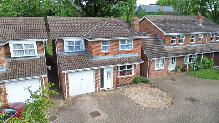 4 Bedroom Detached House For Sale In Blackman Gardens, Aldershot, GU11