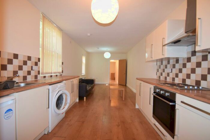 1 Bedroom Flat To Rent In Claude Road, CF24