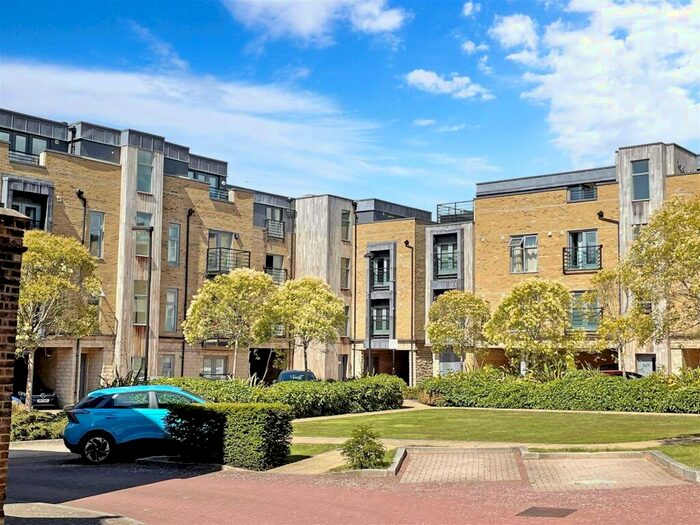 1 Bedroom Apartment For Sale In Church Street, Maidstone, Kent, ME14
