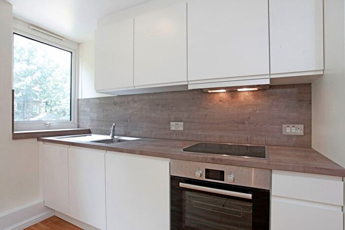 Studio To Rent In Denmark Road, London, SE5