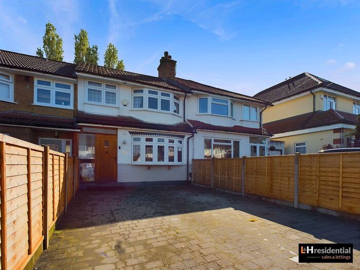 3 Bedroom Terraced House To Rent In Whitehouse Avenue, Borehamwood, WD6