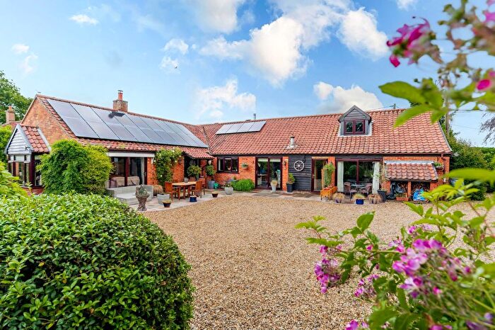 8 Bedroom Barn Conversion For Sale In Ferry Road, Surlingham, NR14