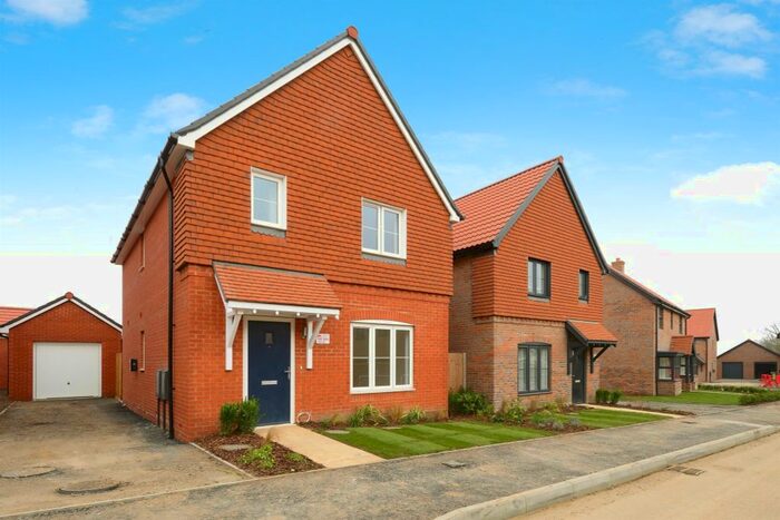 3 Bedroom Detached House For Sale In Mulberry Crescent, Goffs Oak, Waltham Cross, EN7