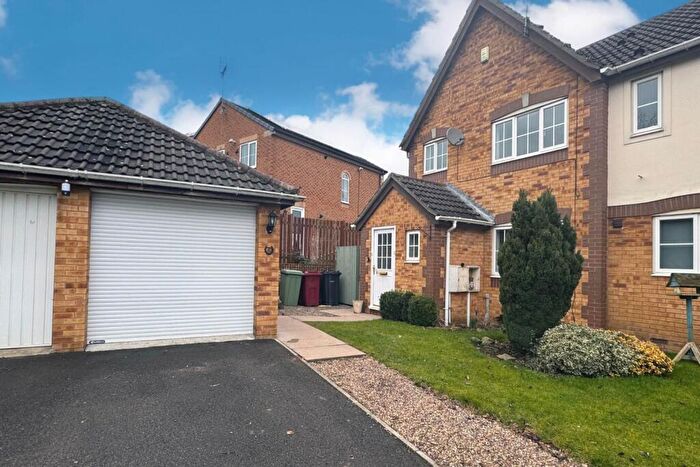 3 Bedroom Semi-Detached House To Rent In Shunters Drift, Barlborough, Chesterfield, S43