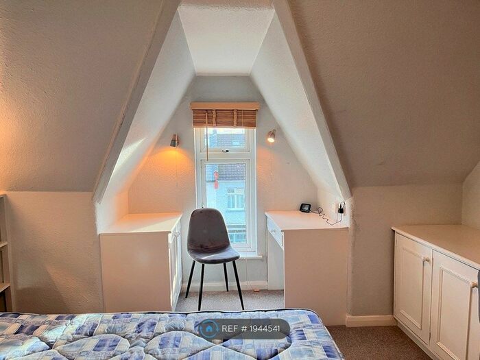 1 Bedroom Flat To Rent In Stile Hall Gardens, London, W4