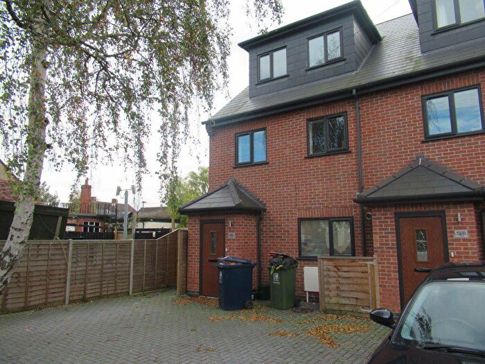 5 Bedroom House To Rent In Old Road, OX3