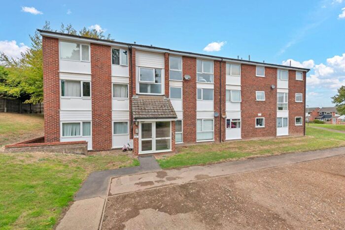 2 Bedroom Apartment For Sale In Swift Close, Royston, SG8