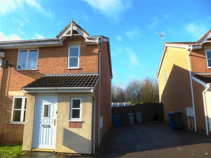 3 Bedroom Semi-Detached House To Rent In Backley Close, Kettering, NN15