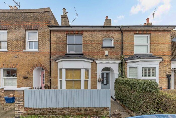 3 Bedroom Property To Rent In Worple Road, Isleworth, TW7