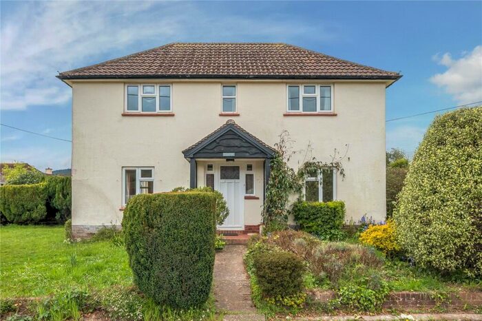 2 Bedroom Detached House For Sale In Yarde Close, Sidmouth, Devon, EX10