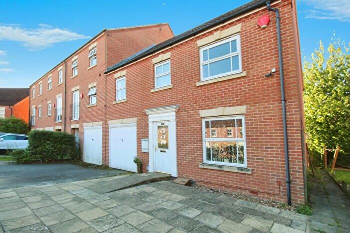 3 Bedroom End Of Terrace House To Rent In Olivia Drive, Langley, Slough, SL3