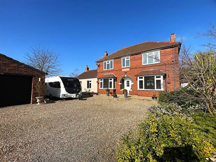 3 Bedroom Detached House For Sale In Long Lane, Great Heck, Goole, DN14