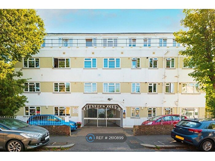 2 Bedroom Flat To Rent In Clevedon Court, London, SE21