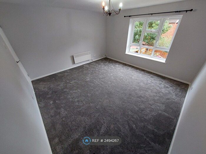 2 Bedroom Flat To Rent In Black Prince Avenue, Market Deeping, Peterborough, PE6