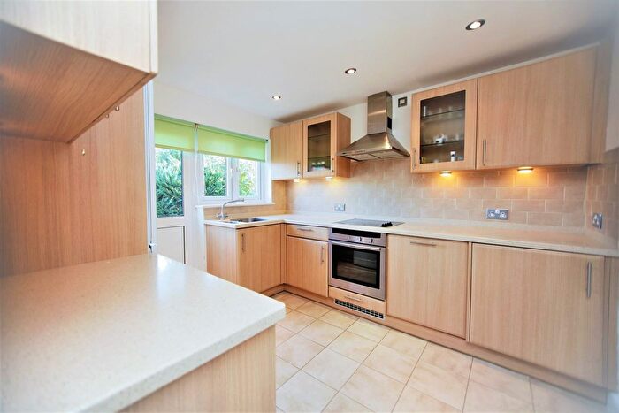 2 Bedroom Flat To Rent In Sevington Road, London, NW4