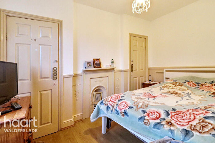 3 Bedroom End Of Terrace House For Sale In Beacon Road, Chatham, ME5