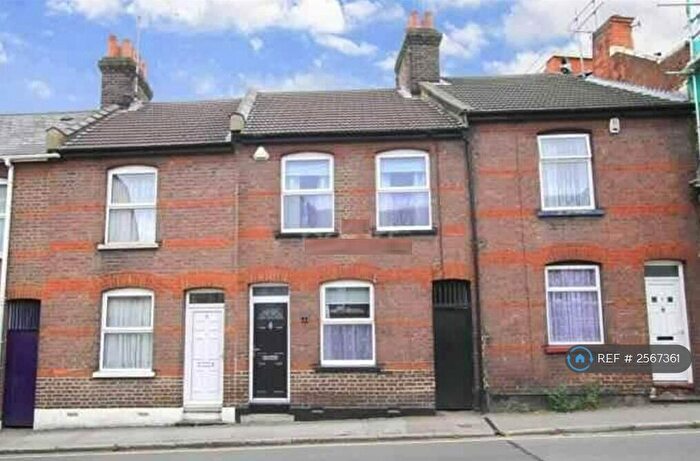 2 Bedroom Terraced House To Rent In Farley Hill, Luton, LU1