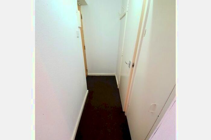 1 Bedroom Flat For Sale In Manston Road, Thanet, Ramsgate, CT12