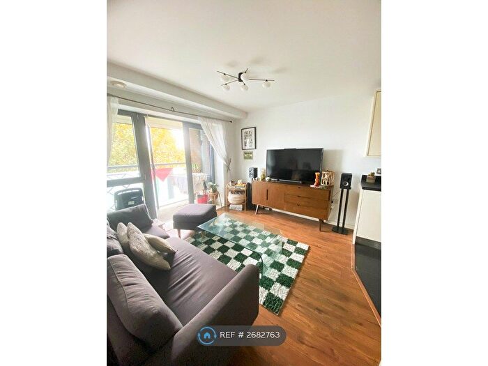 2 Bedroom Flat To Rent In Clement Attlee House, London, E3