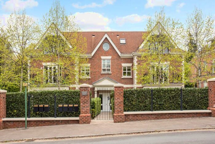 2 Bedroom Apartment To Rent In Cross Road Ascot, SL5