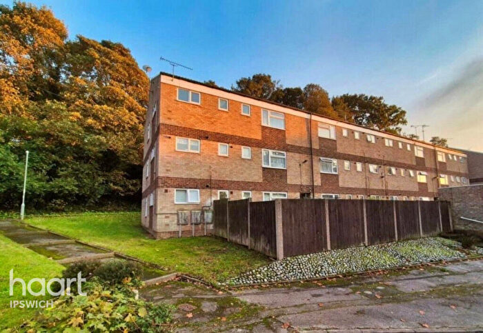 2 Bedroom Flat For Sale In Chesterton Close, Ipswich, IP2