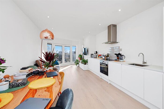 1 Bedroom Flat For Sale In Nicoll Road, London, NW10