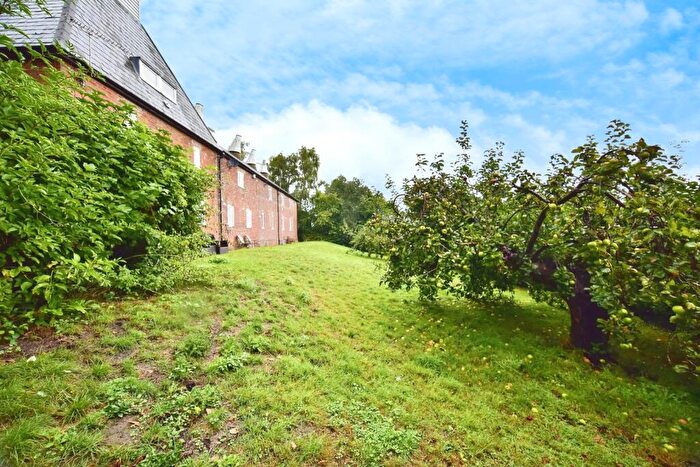3 Bedroom Terraced House For Sale In Gibbs Hill, Maidstone, Kent, ME18