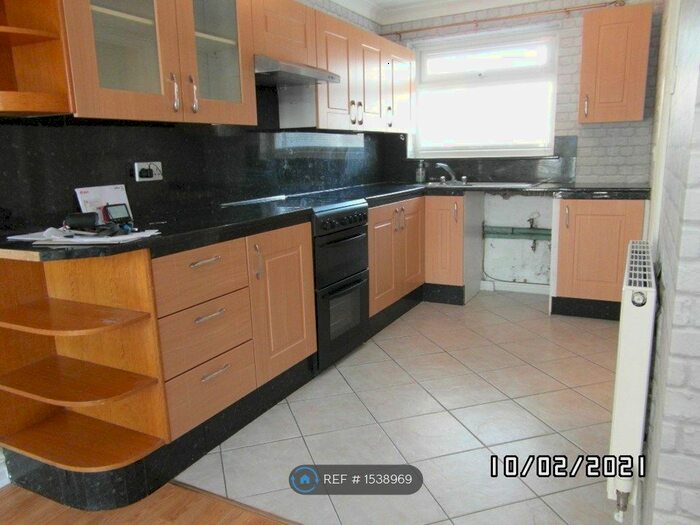 3 Bedroom Terraced House To Rent In Links Walk, Newcastle Upon Tyne, NE5